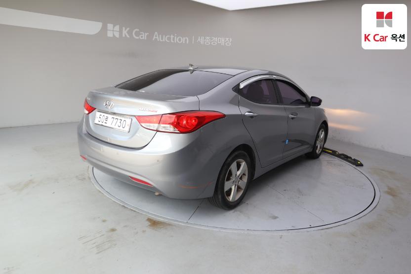 2012 - hyundai avante