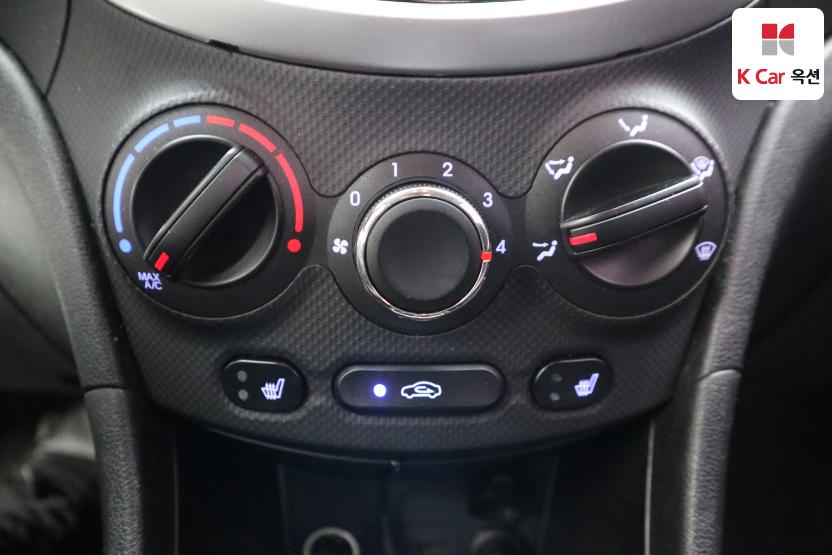 2013 - hyundai accent