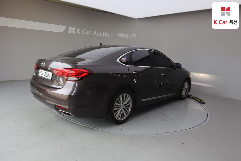 2015 - hyundai aslan
