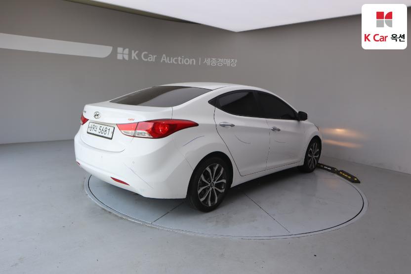2013 - hyundai avante