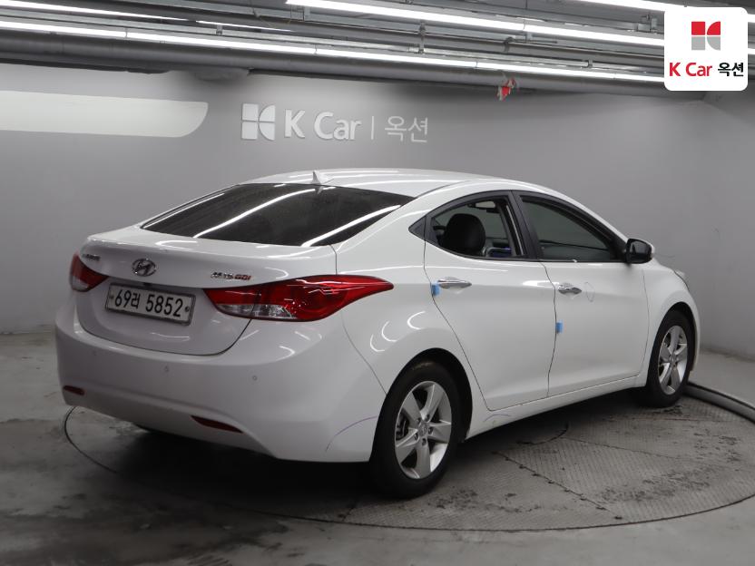 2011 - hyundai avante