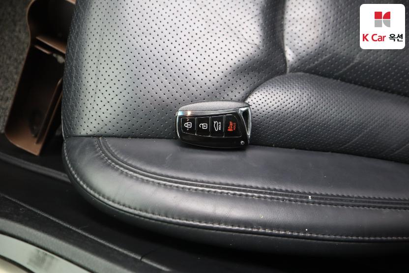 2011 - hyundai grandeur
