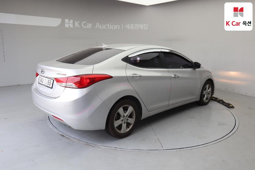 2011 - hyundai avante