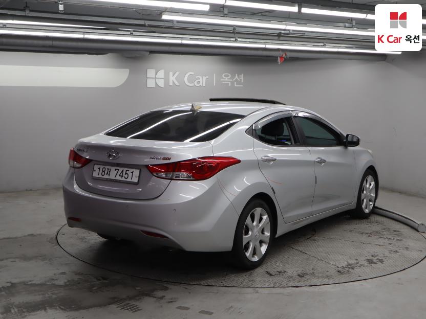 2011 - hyundai avante