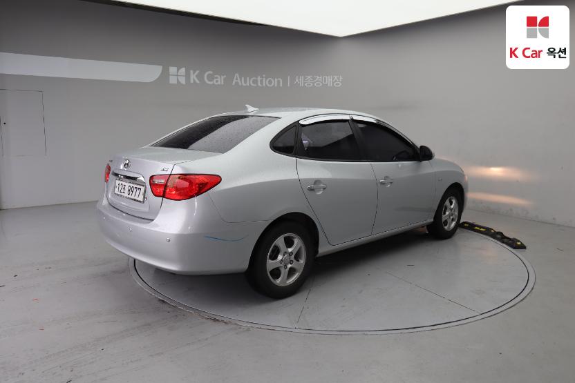 2010 - hyundai avante