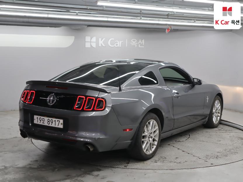 2014 - ford mustang