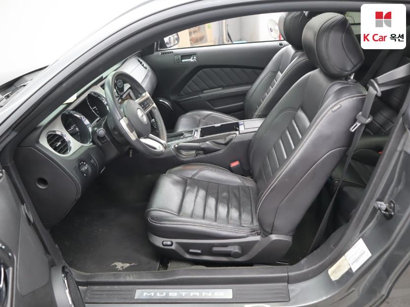2014 - ford mustang