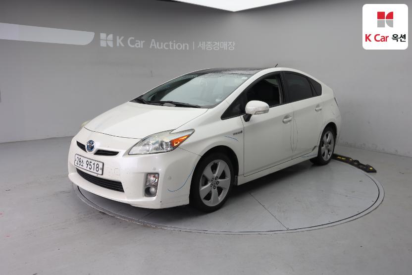 2011 - toyota prius