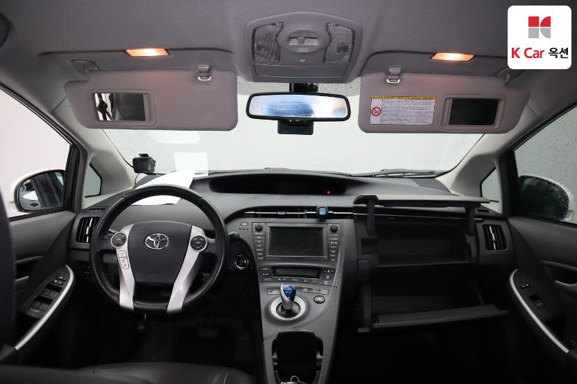 2011 - toyota prius