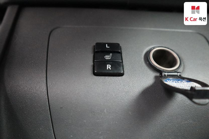 2011 - toyota prius