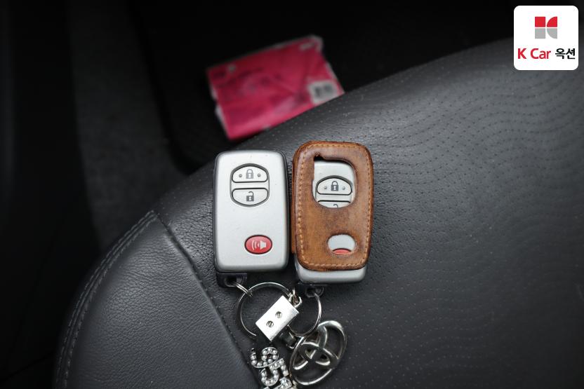 2011 - toyota prius