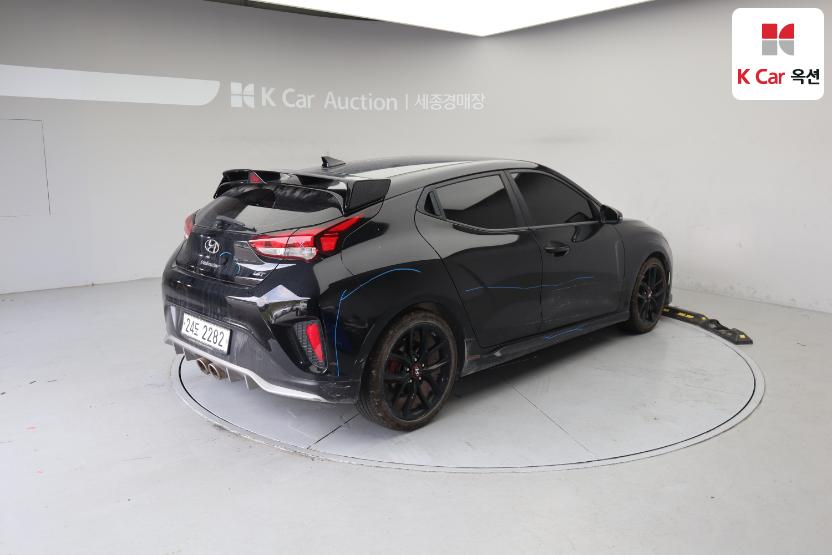 2018 - hyundai veloster