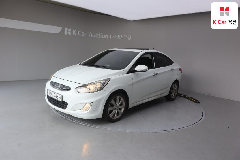 2012 - hyundai accent