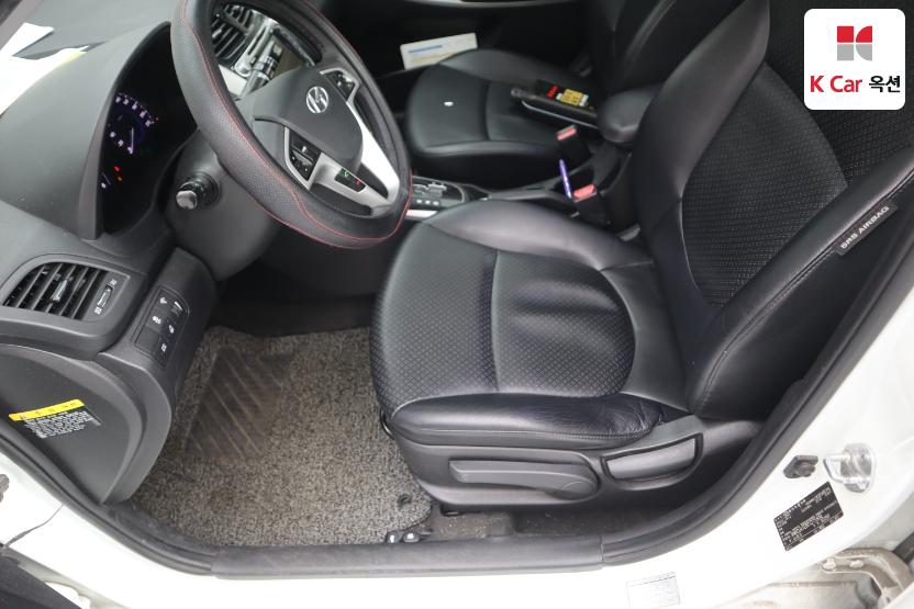 2012 - hyundai accent