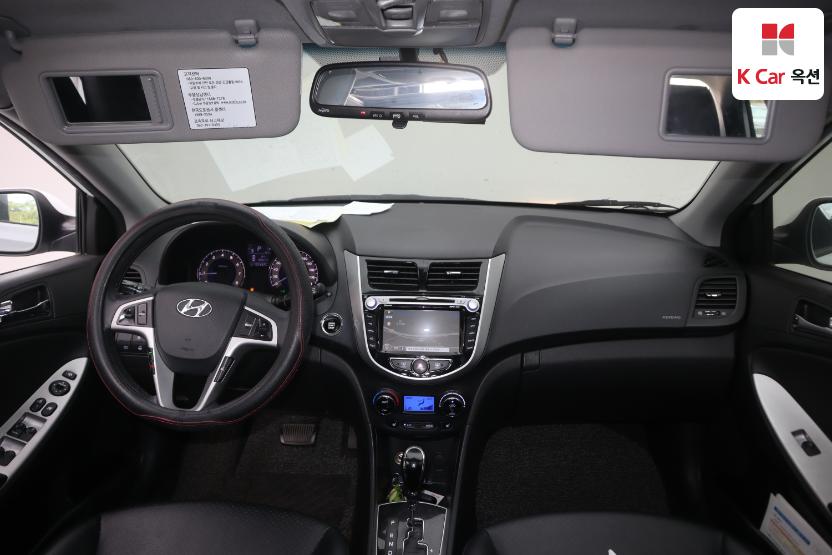 2012 - hyundai accent