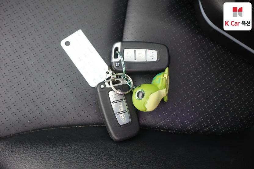 2012 - hyundai accent