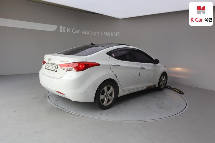 2012 - hyundai avante