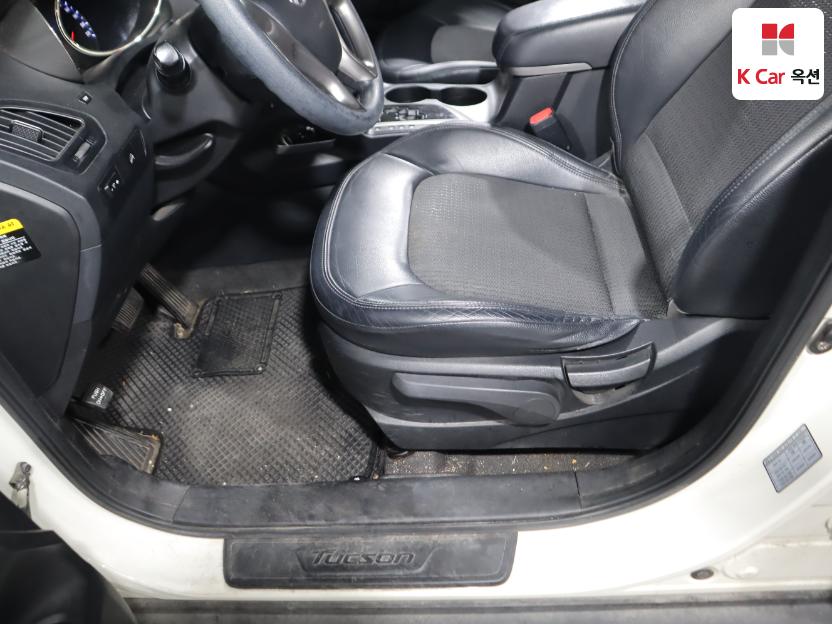 2011 - hyundai tucson