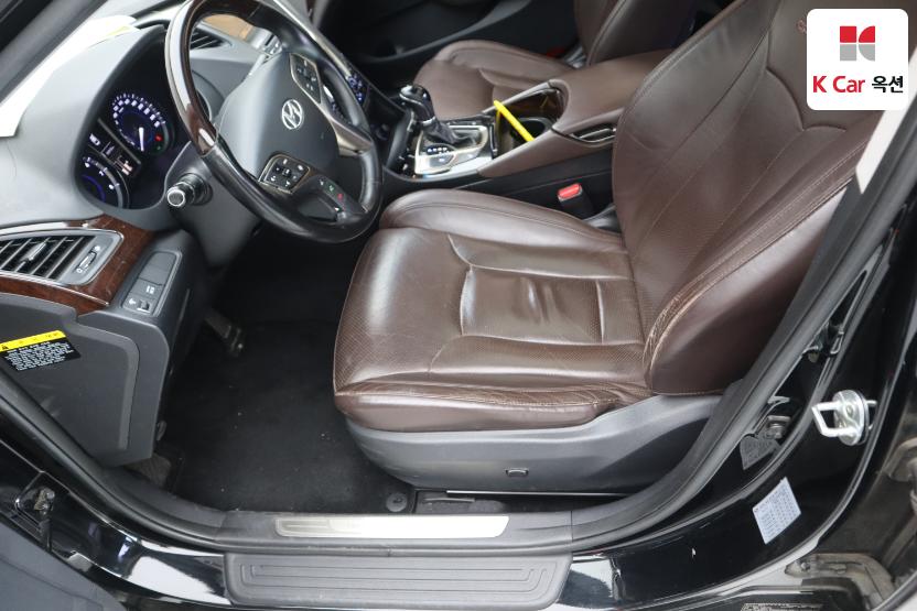 2011 - hyundai grandeur