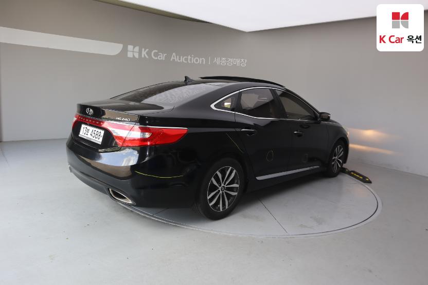 2011 - hyundai grandeur