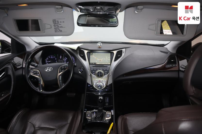 2011 - hyundai grandeur