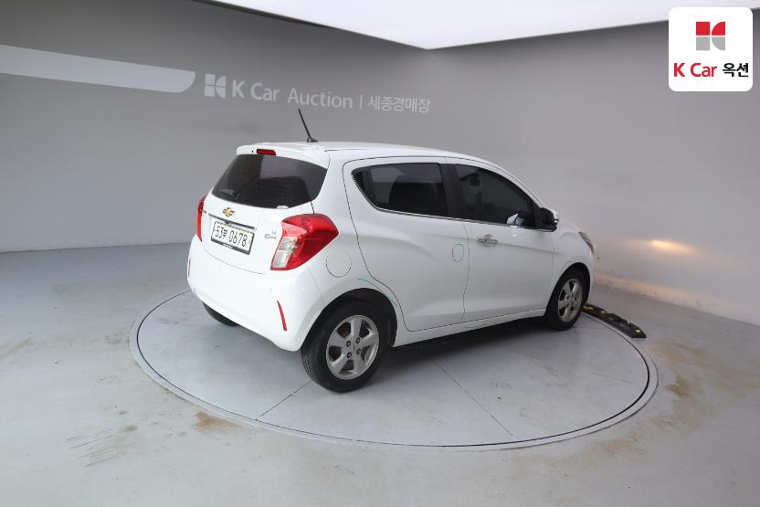 2016 - chevrolet spark