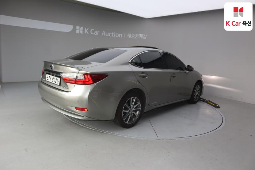 2018 - lexus es300h