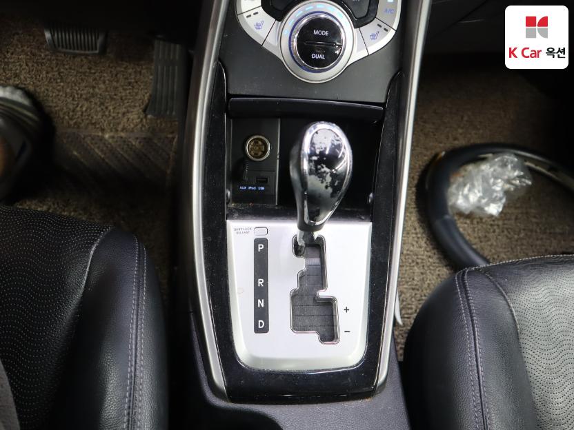 2012 - hyundai avante