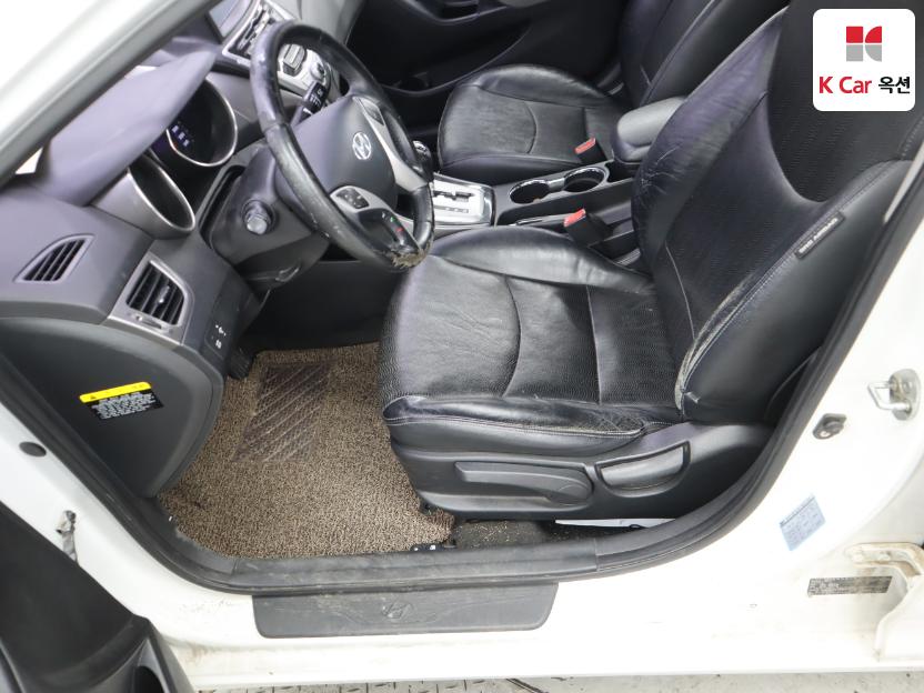 2012 - hyundai avante