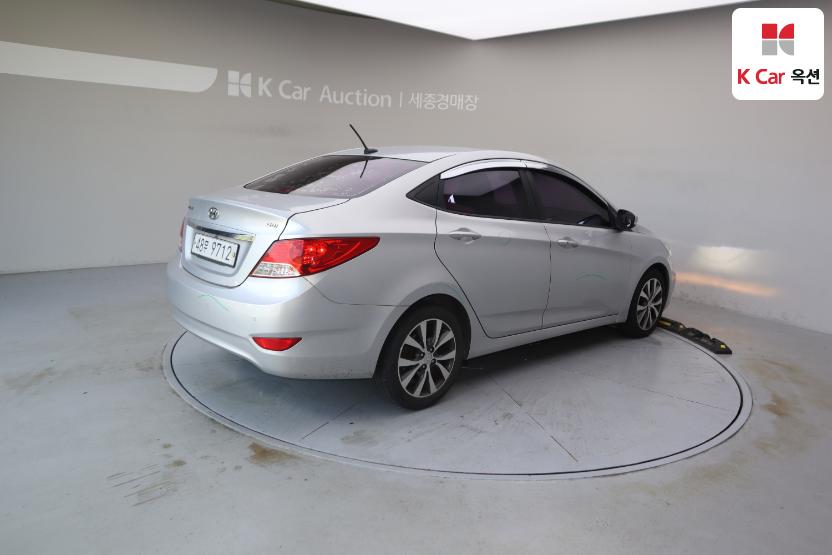 2014 - hyundai accent