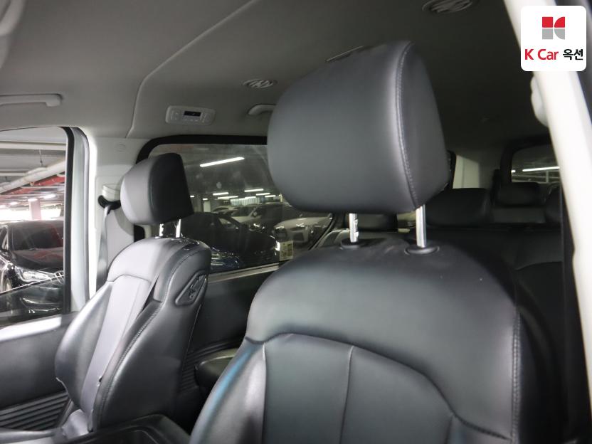2023 - hyundai staria