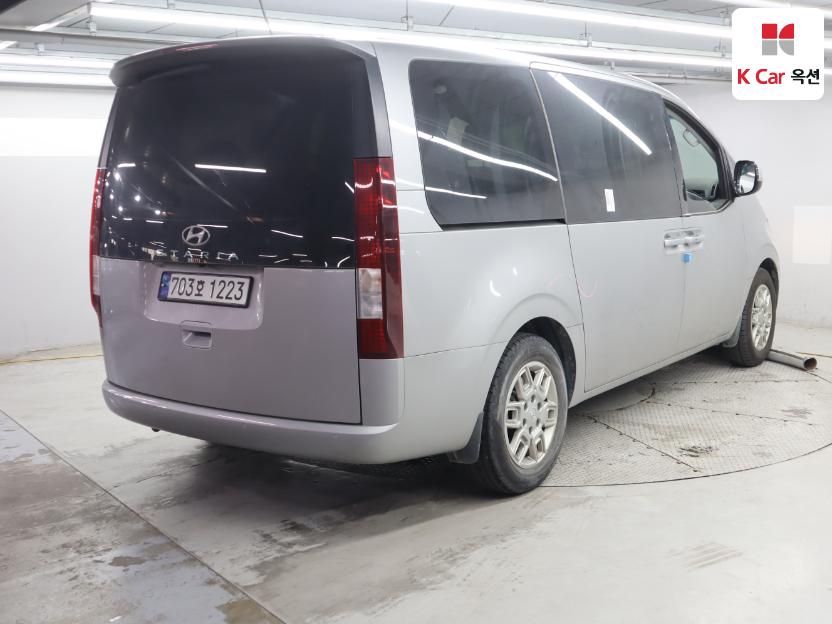 2023 - hyundai staria