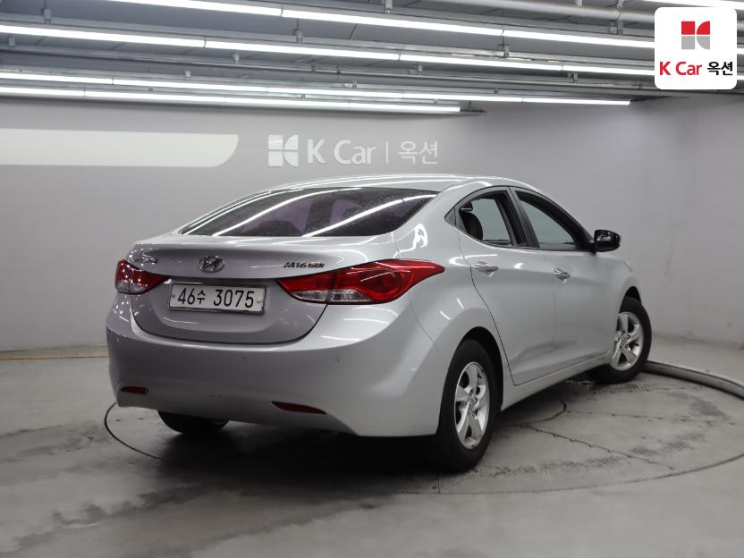 2011 - hyundai avante
