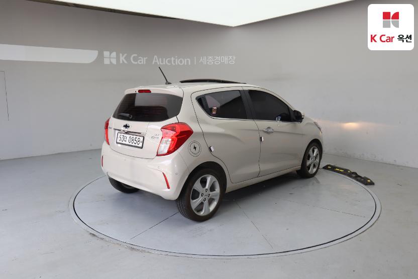 2017 - chevrolet spark