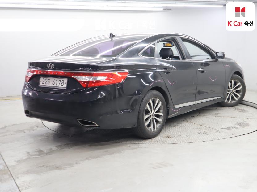 2011 - hyundai grandeur
