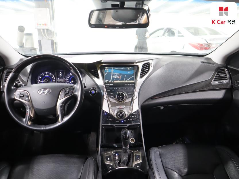 2011 - hyundai grandeur