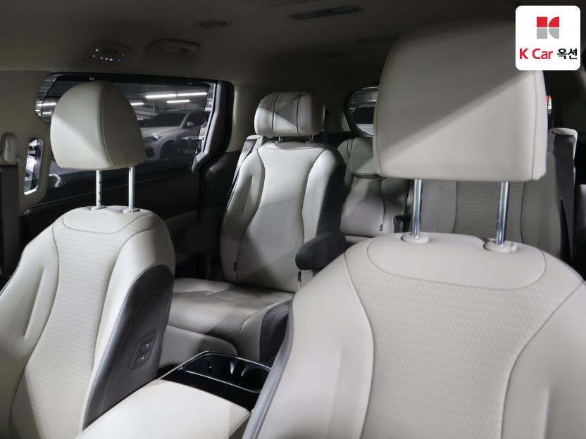 2023 - kia carnival