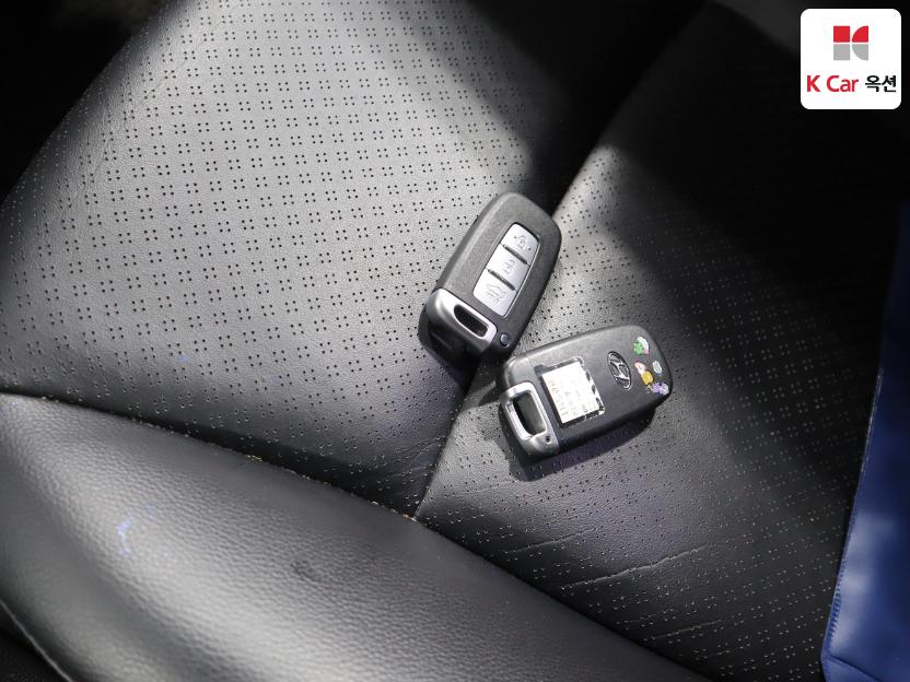 2012 - hyundai accent
