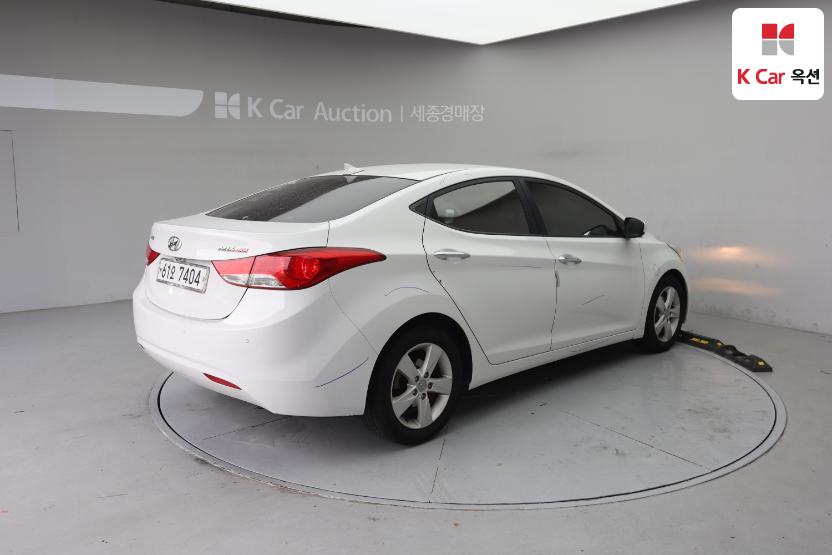 2011 - hyundai avante