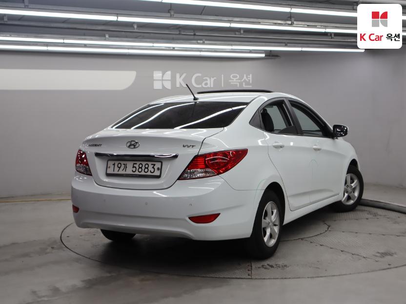 2015 - hyundai accent