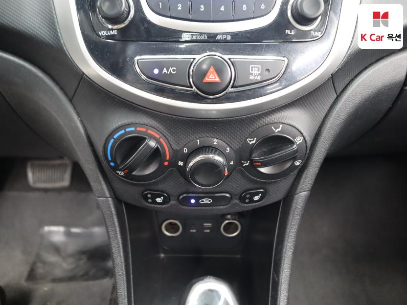 2015 - hyundai accent