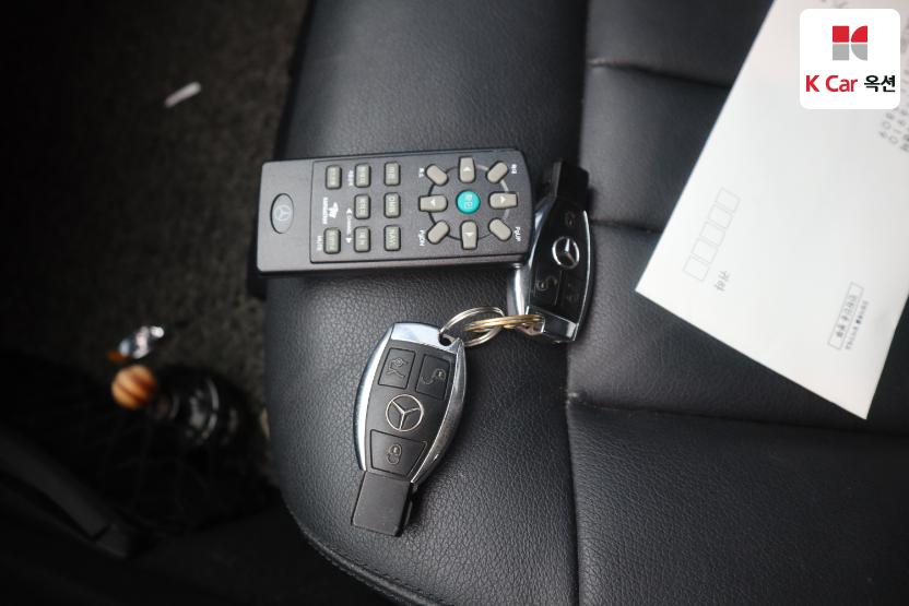 2011 - mercedes-benz e300