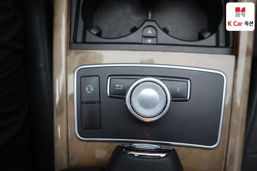 2011 - mercedes-benz e300