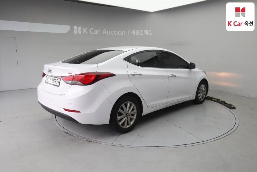 2015 - hyundai avante
