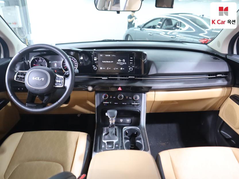 2023 - kia carnival