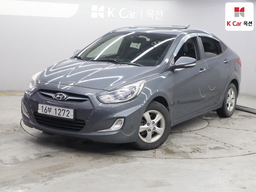 2012 - hyundai accent