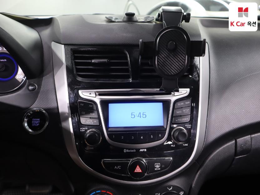 2012 - hyundai accent