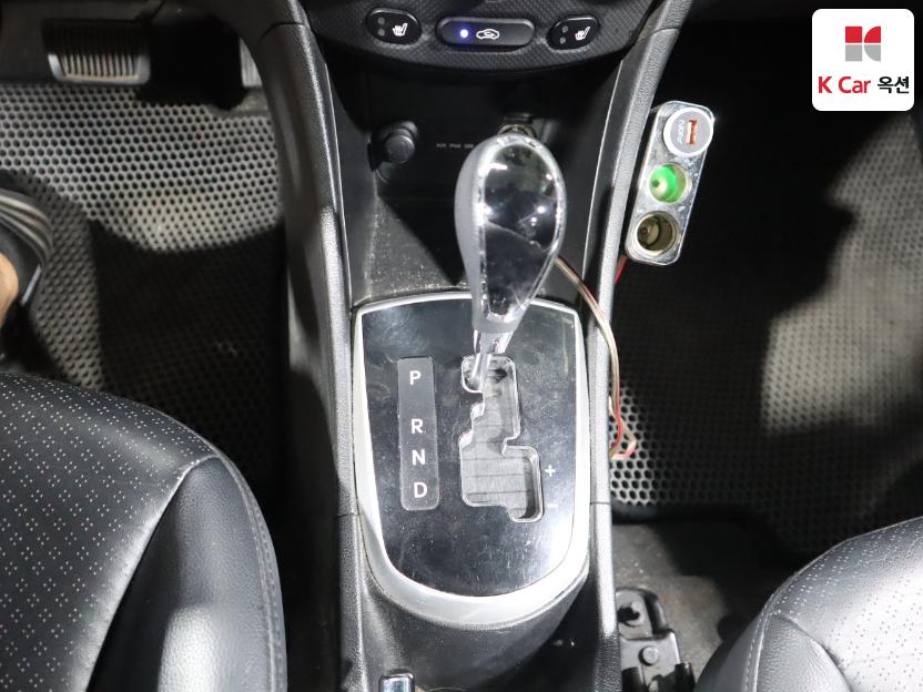 2012 - hyundai accent