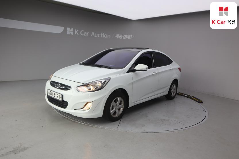 2012 - hyundai accent