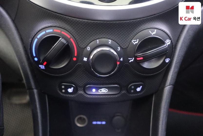 2012 - hyundai accent